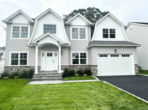 111 Jackson Avenue, Massapequa Park, NY 11762