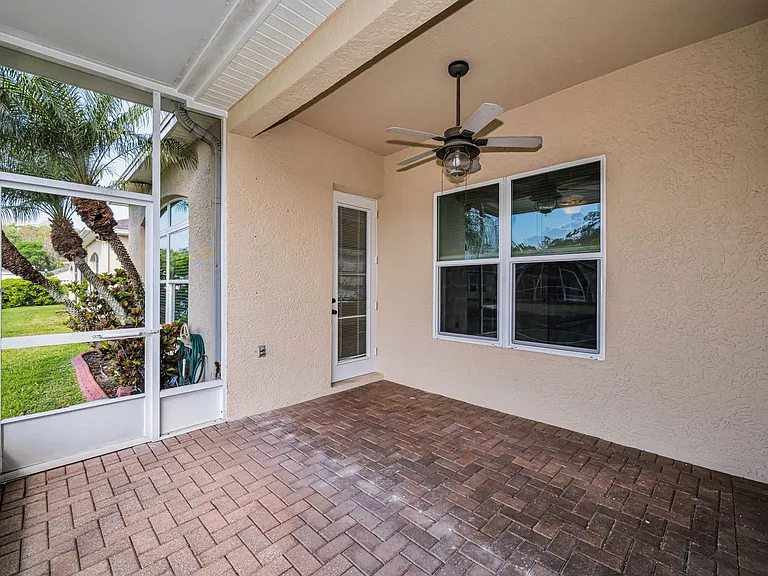2644 Tottenham Dr — Photo 32