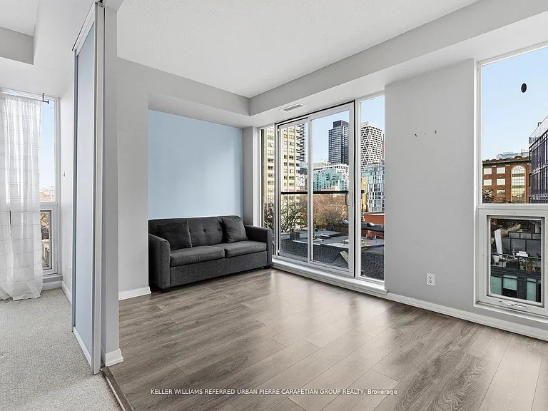 18 Beverley St #706B — Photo 14