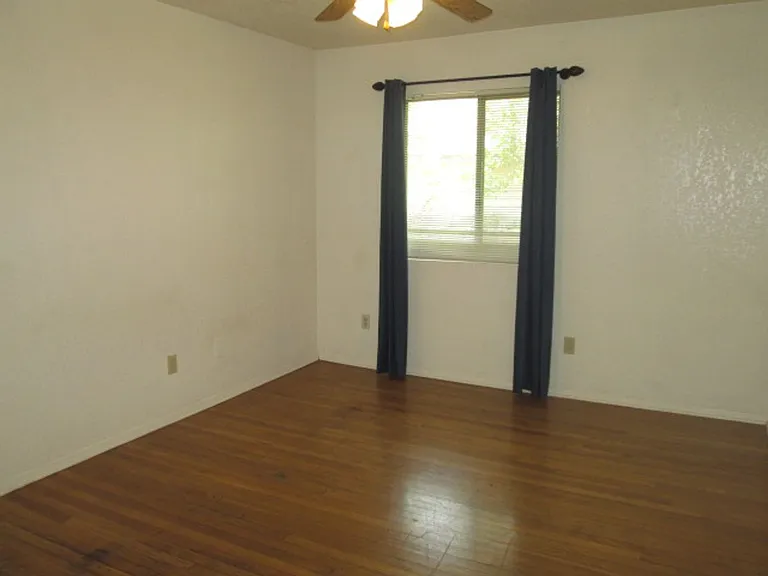 1507 Georgia St — Photo 6