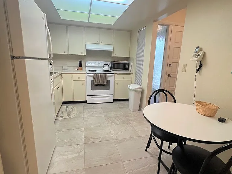 753 Sorrento Inlt — Photo 10