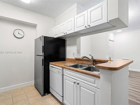 4th image of 17150 N Bay Rd APT 2301