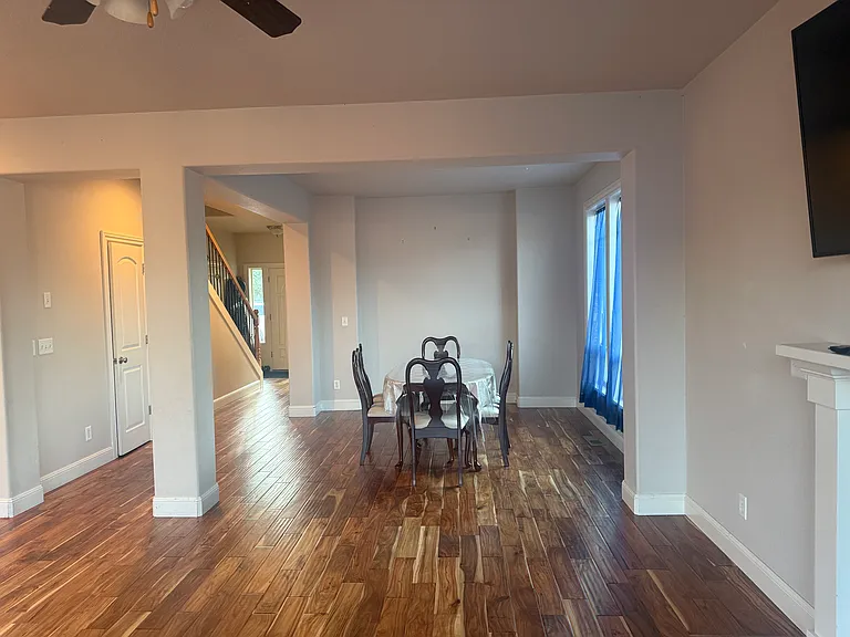 2288 Hollywood Dr NE — Photo 6