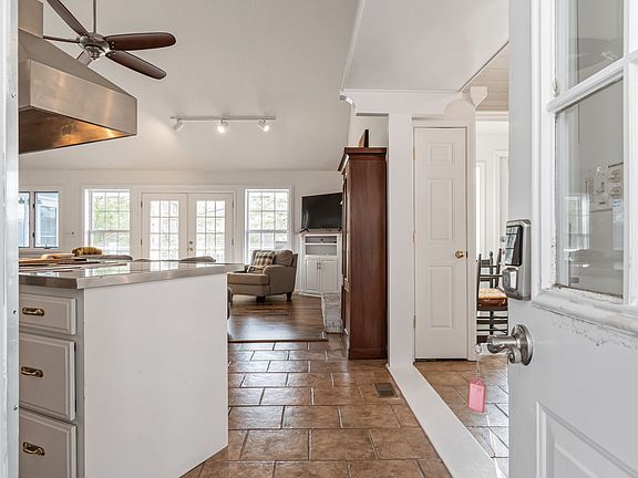 5th image of 107 Beechnut Dr