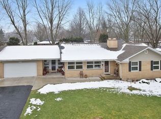 326 Oakwood Dr, Crete, IL 60417