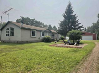 8401 4th Ave, Almond, WI 54909