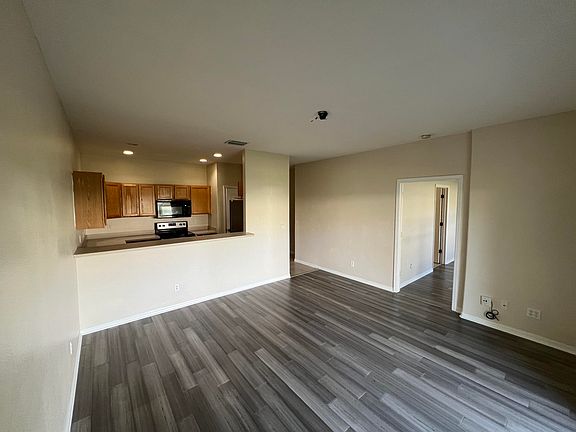 4th image of 916 Ocaso Ln Unit 103