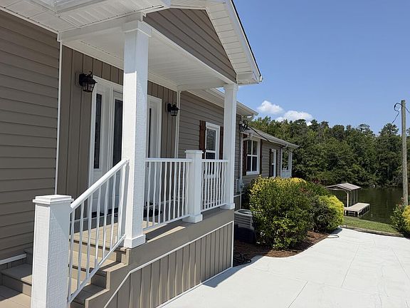 2nd image of 798 Isle Of Pines Cir