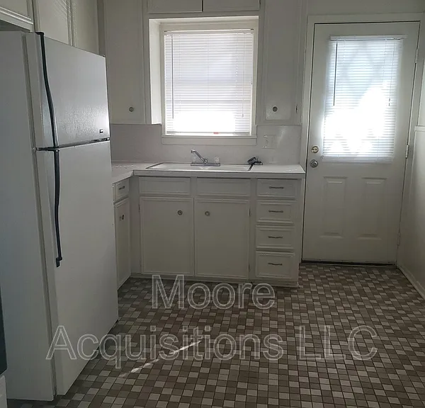 1439 S Rusk St — Photo 11