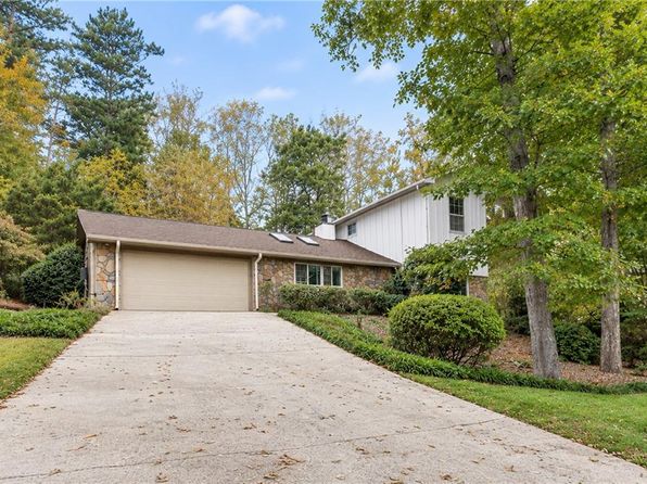 3470 Clubland Dr