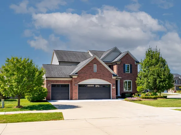 17646 Kite Dr, Macomb, MI 48042