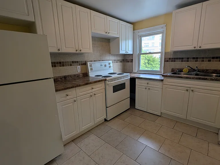 46 Welland Ave #2M-ON — Photo 7