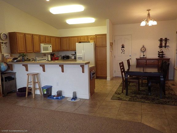 4th image of 5021 Schreiner Dr