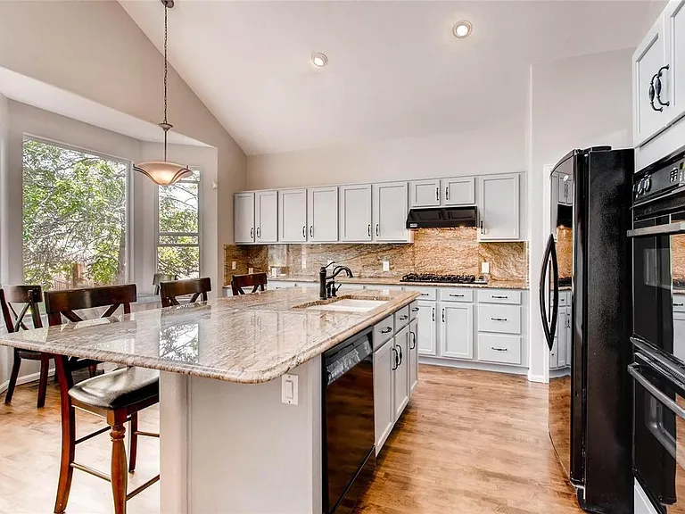 2466 W Sunset Dr — Photo 13
