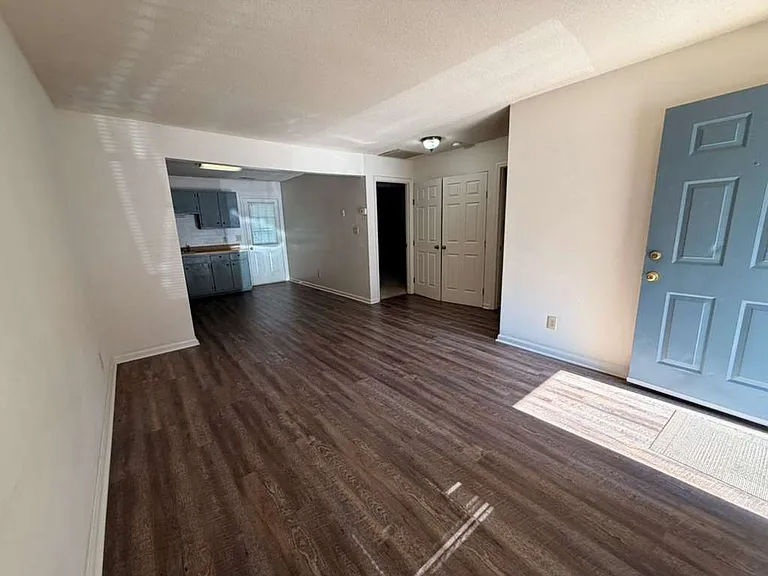 3024 Sherrill Ave #F — Photo 4