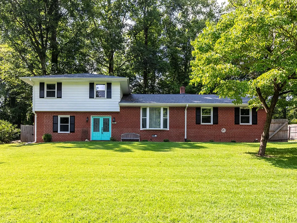 111 Deer Spring Rd