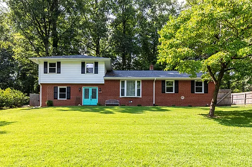 111 Deer Spring Rd Photo 1