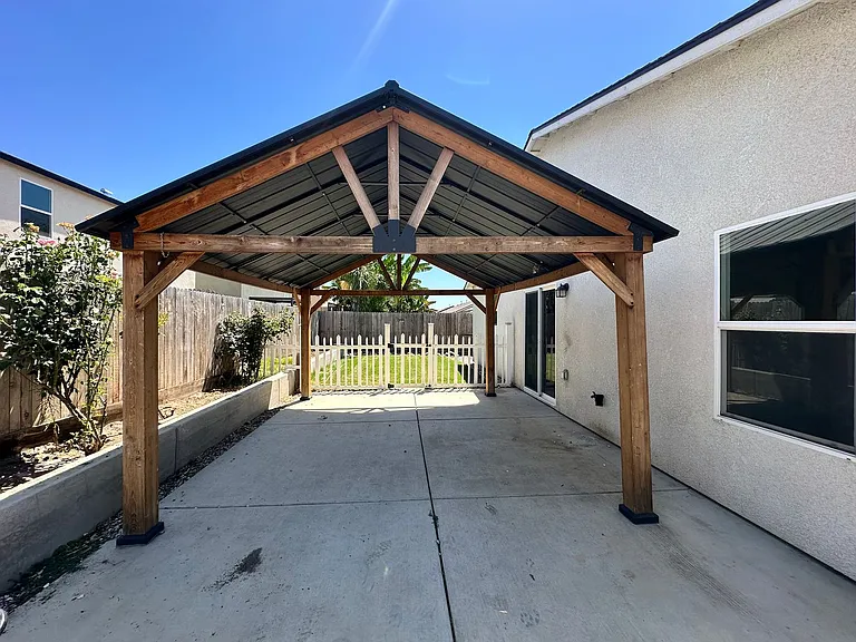 1892 Capistrano Ave — Photo 4