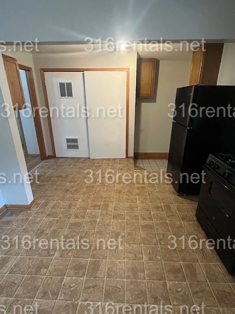 $999 - **Coming Soon** 3 Bedroom / 1.5 Bathroom - Single Family Home — Photo 4