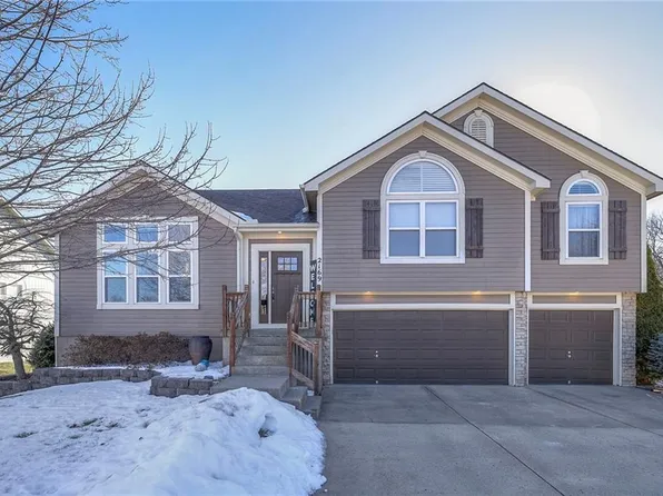 2169 E Sierra Dr, Raymore, MO 64083