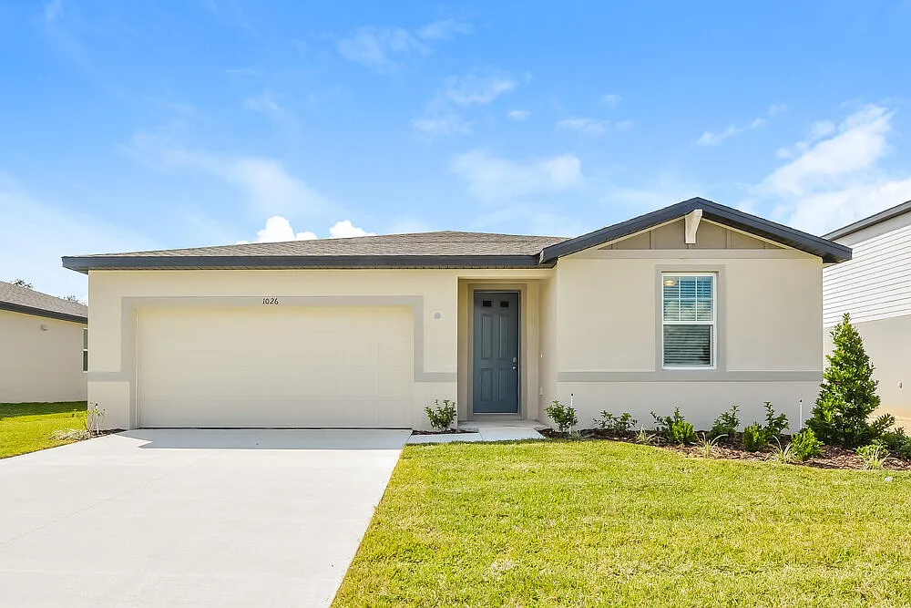 4 bed, 2.0 bath, 1840 sqft, $2,740 — Photo 1