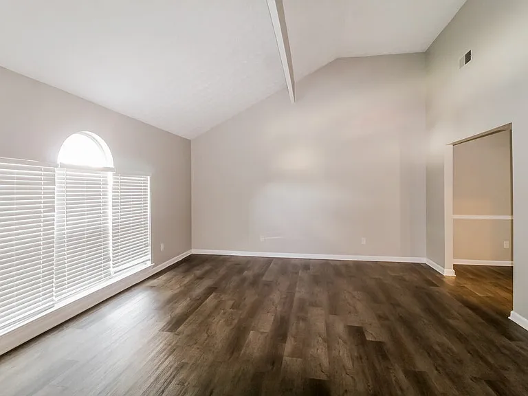 2098 Sugar Creek Falls Ct SE — Photo 9