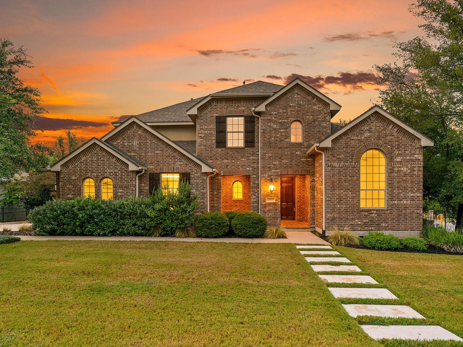 4 bed, 3.5 bath, 3169 sqft, $3,700 — Photo 1