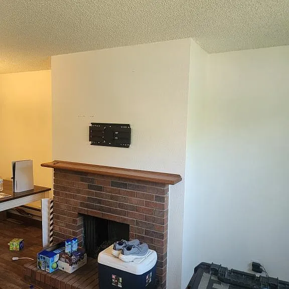 100 Clover Ct — Photo 2