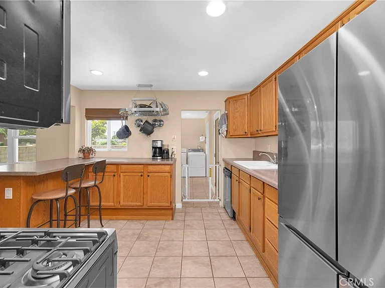 1521 S Dallas Dr — Photo 3