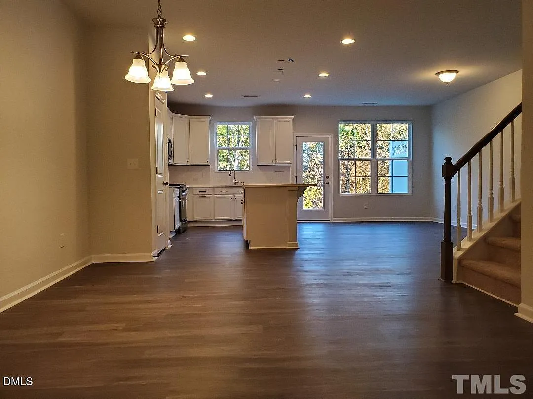 3 bed, 2.5 bath, $2,350 — Photo 3