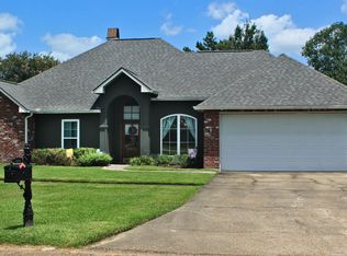 10075 Summerfield Dr, Denham Springs, LA 70726