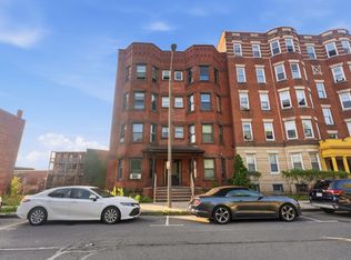 456 Maple St, Holyoke, MA 01040