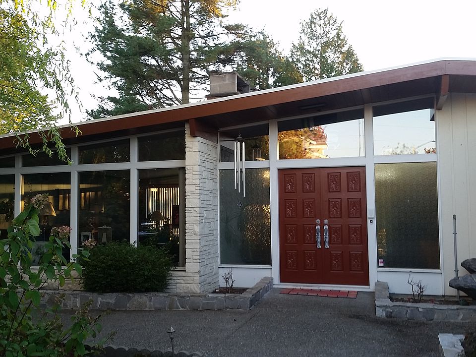 2nd image of 620 Avenue I