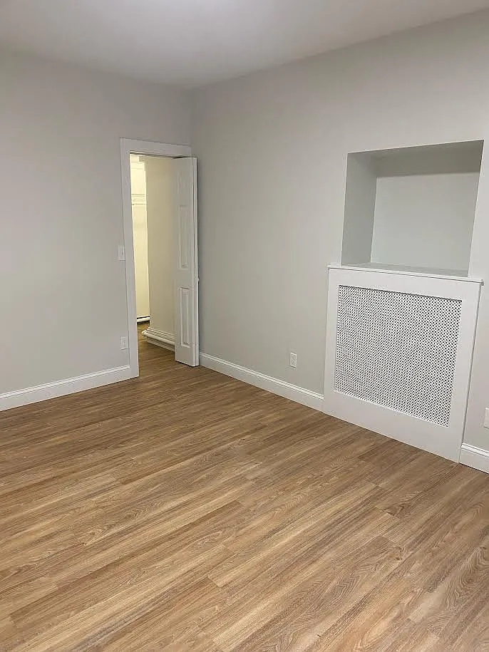 3 bed, 9999 sqft, $3,200 — Photo 4