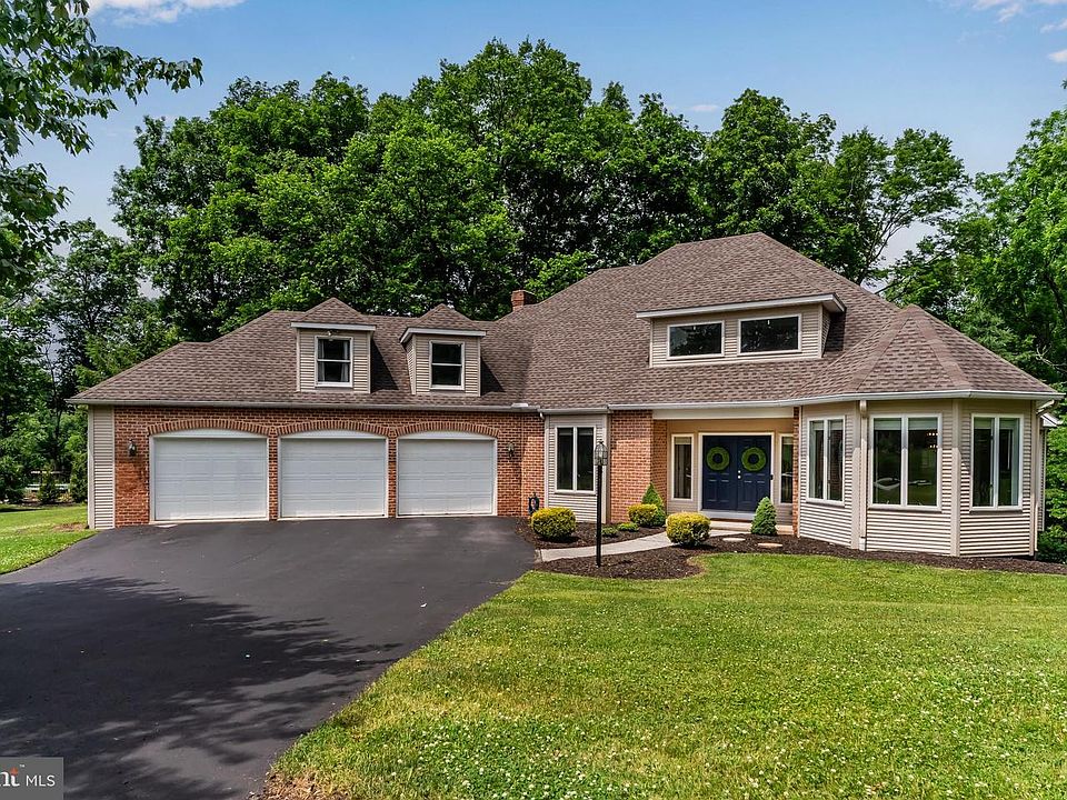 1st image of 125 Foxfire Ln