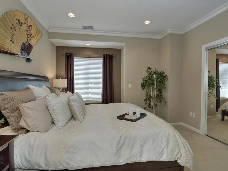2218 Woodberry Ln — Photo 13