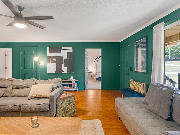 5th image of 104 Donna Dr