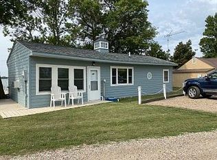 26141 105th St, Spirit Lake, IA 51360