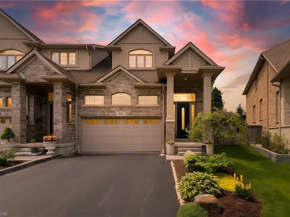 121 Oak Park Dr, Waterloo, ON N2K 0B3