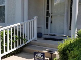 4 Waters Edge Dr, Delran Township, NJ 08075