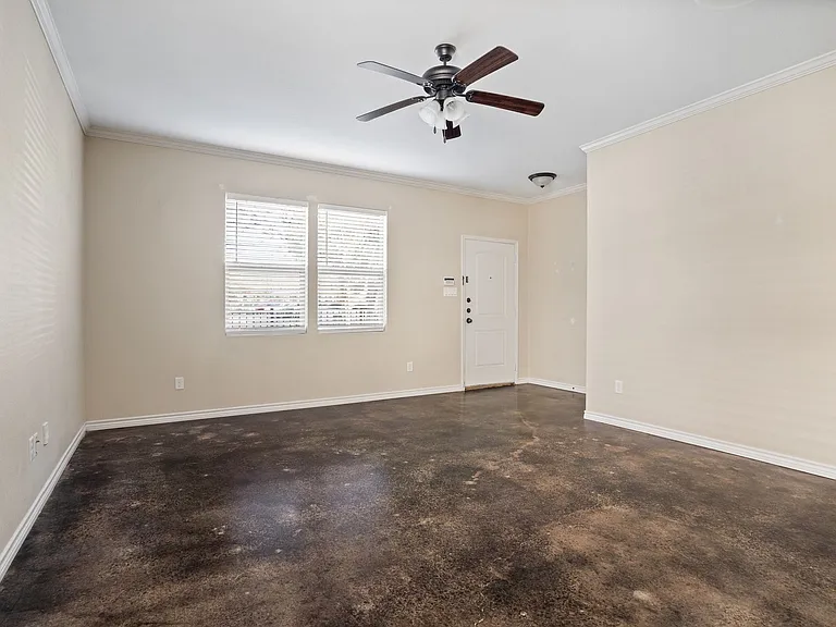 College Ave Apartments — Photo 46