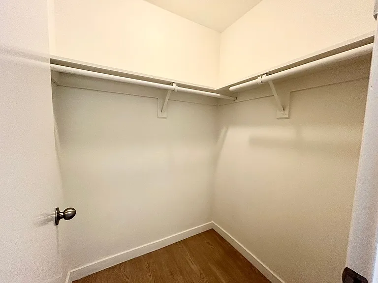 2504 Pacific Ave — Photo 4