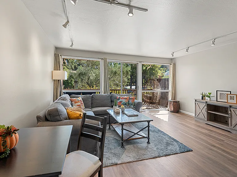 954 Lea Dr #1 — Photo 2
