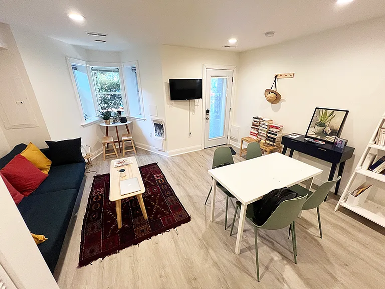 53 R St NW #B — Photo 11