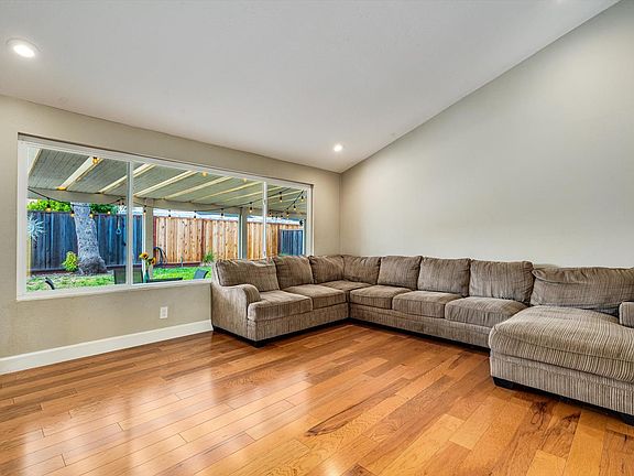 5th image of 4463 Tanglewood Way