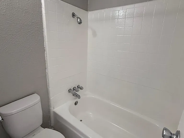 Maxton West Apartment Homes — Photo 60