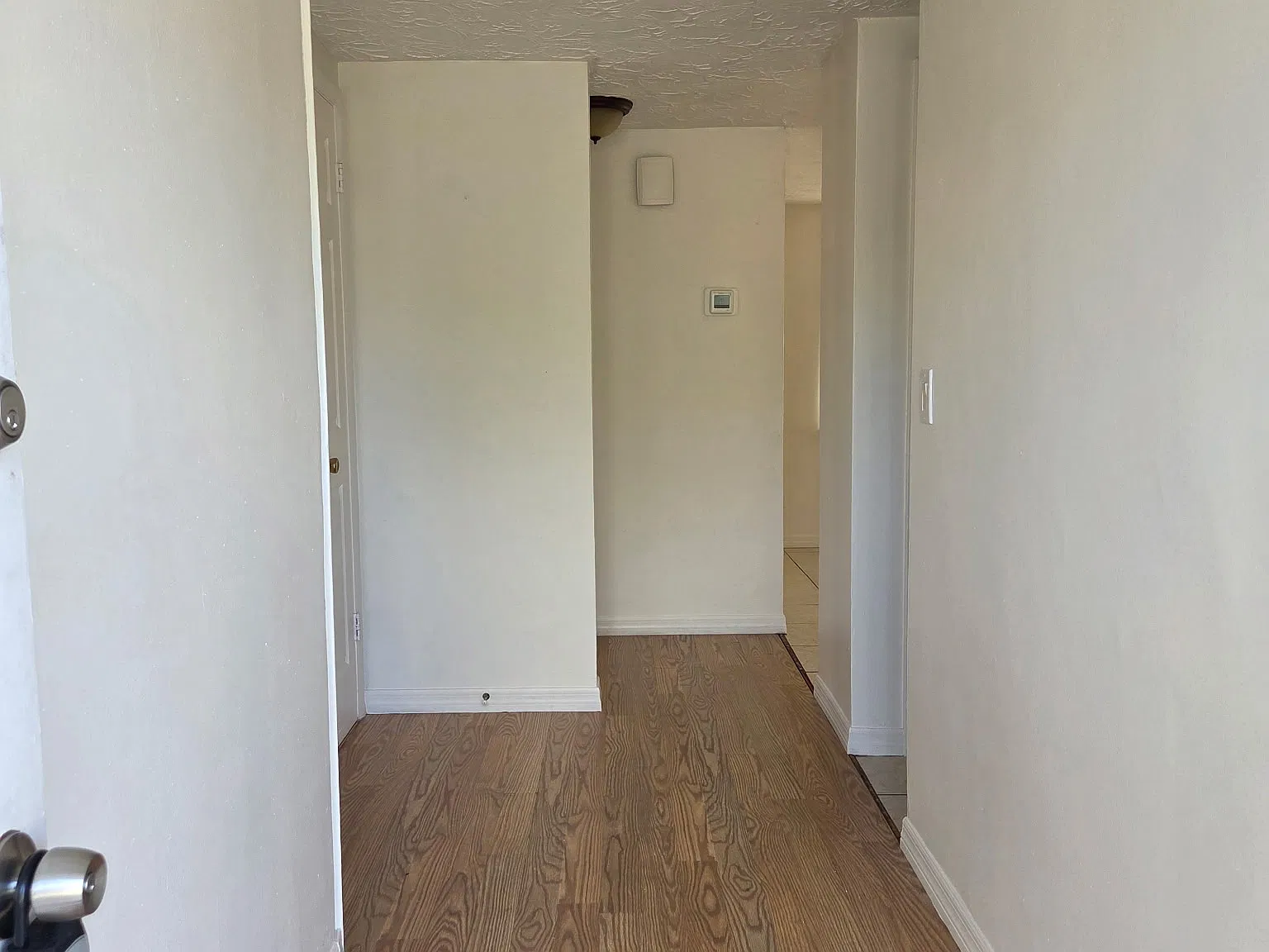 2117 Shannon Dr — Photo 2