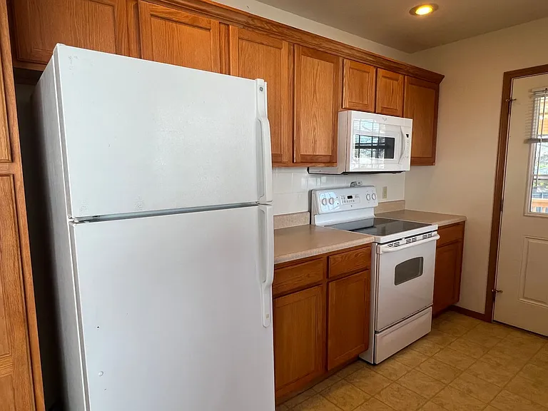 1226 Bluegrass Rd — Photo 5