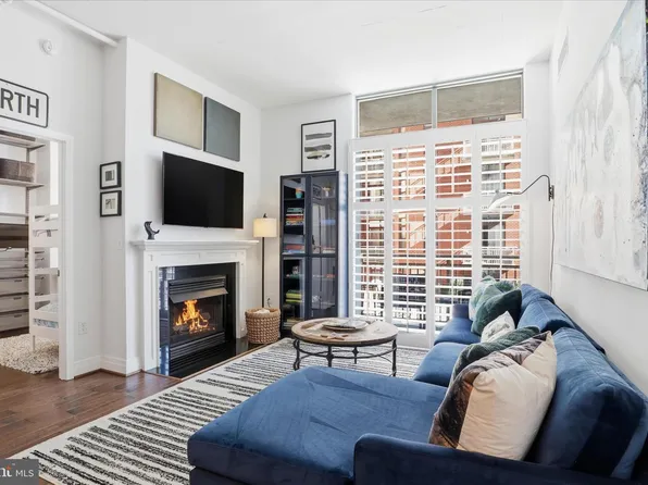 1201 N Garfield St APT 204, Arlington, VA 22201