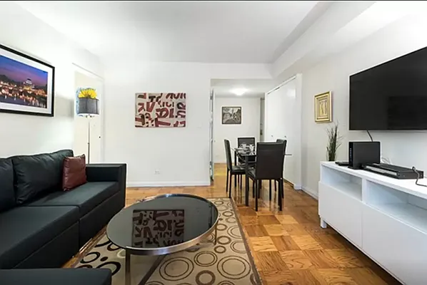 Rented by Manhattan Apartment Organization | media 20